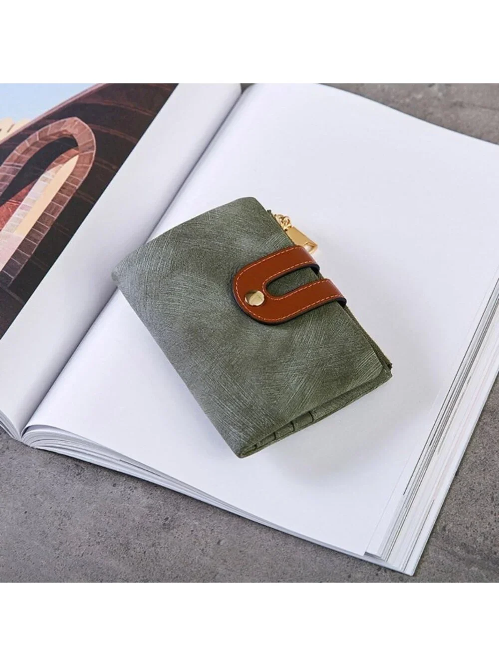 RFID Small Bifold Leather Wallet for Women - Mini Zipper Coin Purse & ID Pocket